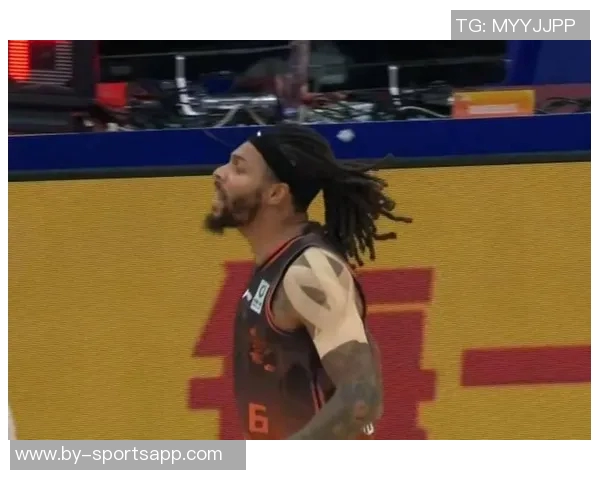 山东男篮热身赛惜败美国肯塔基传奇队陶汉林王岚嵚表现抢眼 山东男篮热身赛惜败美国肯塔基传奇队陶汉林王岚嵚表现抢眼