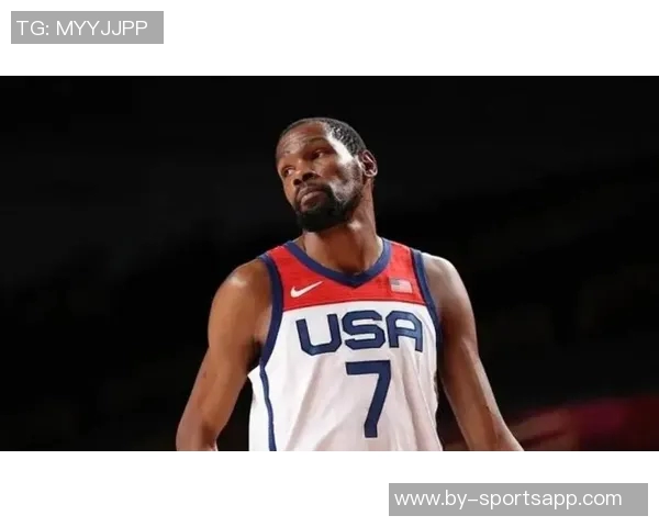 火箭队出征四连客战太阳勇士爵士两场登机照中未见杜兰特身影